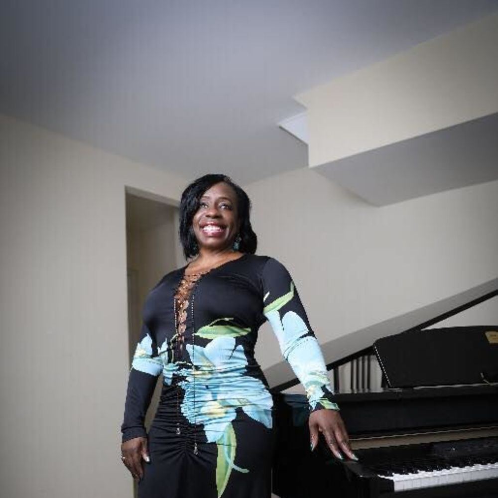 Meet your Posher, Myrna